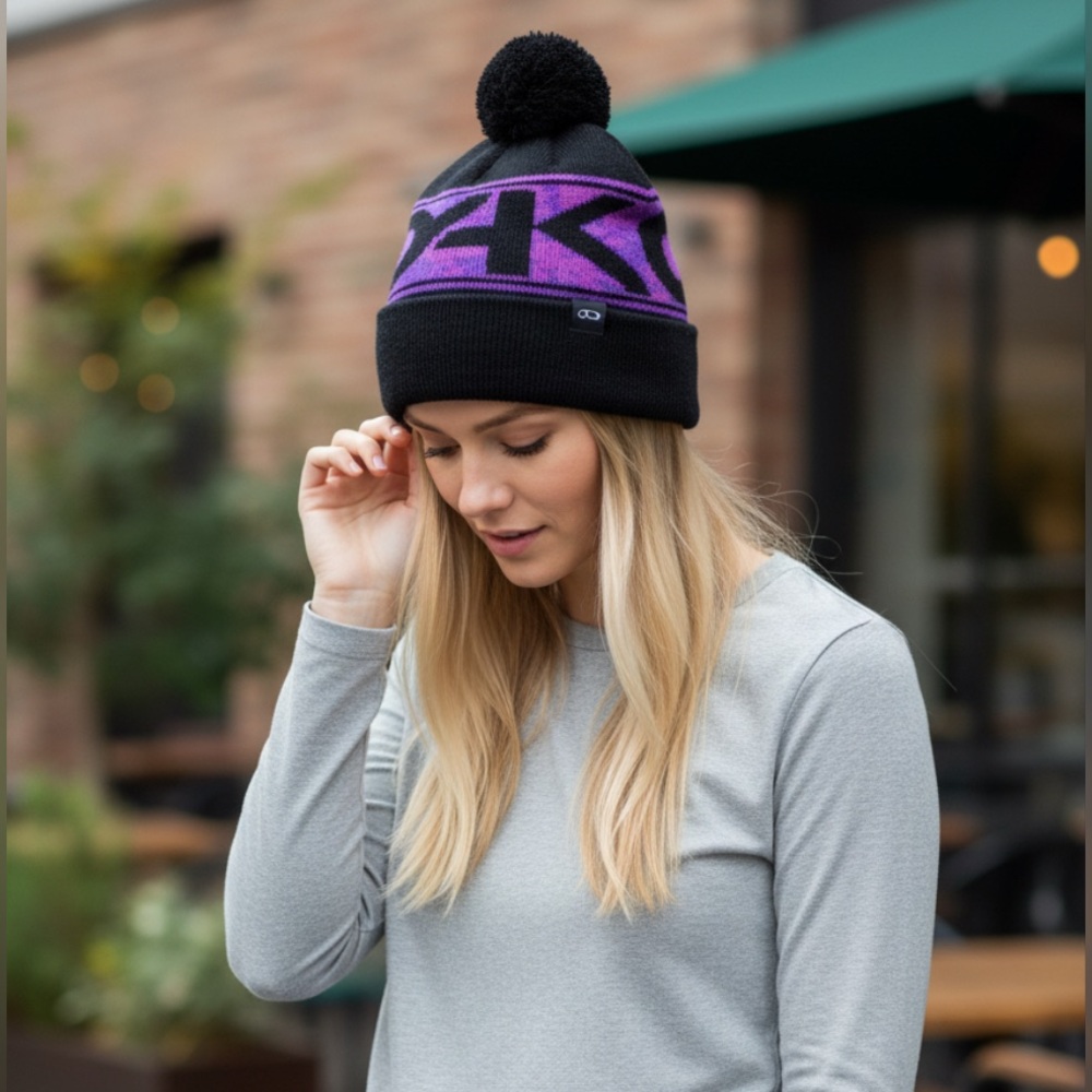Oakley Wanderlust Pom Beanie  – New With Tags